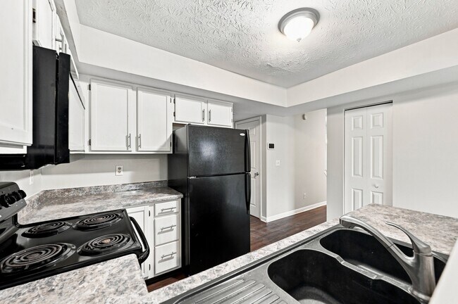 Foto del edificio - 6007 Polonius Ln