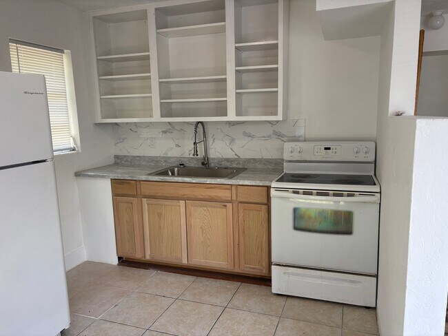 Foto del edificio - 653 5th Pl SW