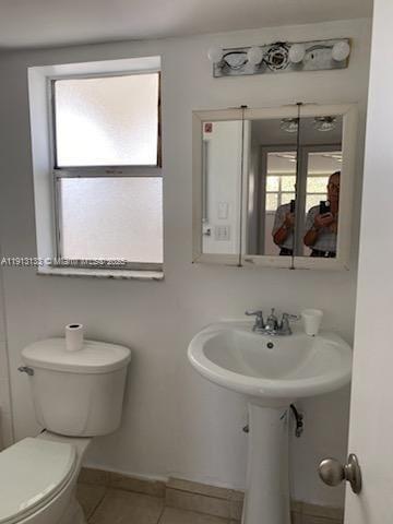 Foto del edificio - 8460 Sunrise Lakes Blvd