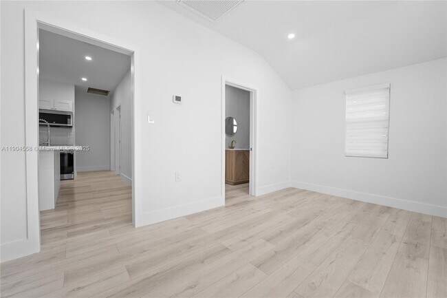 Foto del edificio - 129 SW 9th Ave