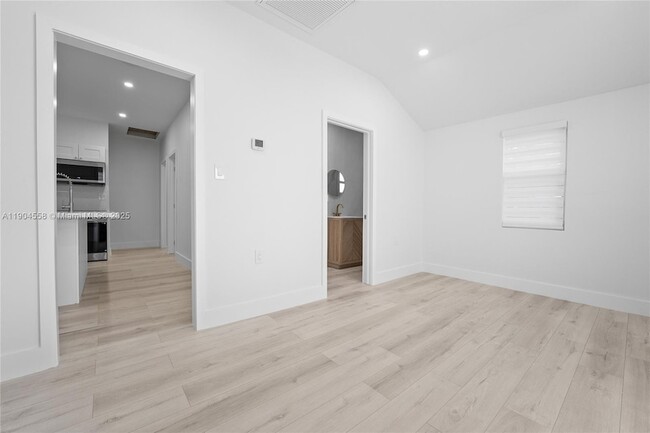 Photo - 129 SW 9th Ave Apartment