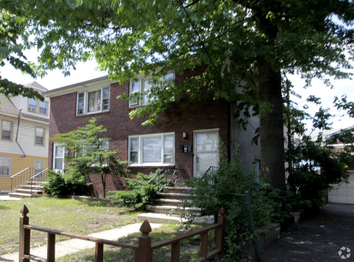 Foto del edificio - 532-534 Bayway Ave