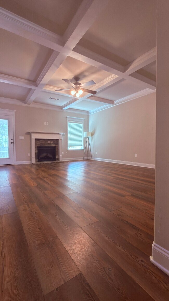 Foto del edificio - 4050 Stowe Dr