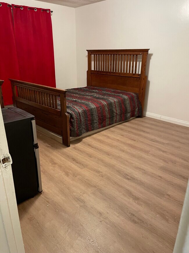 Foto del edificio - 640 Elm Ave