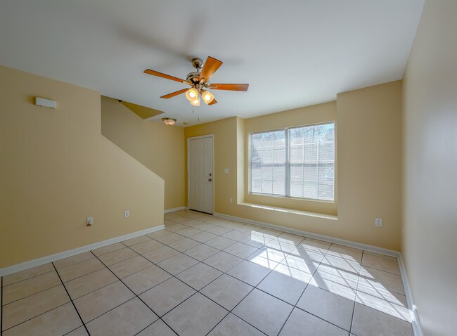 Foto del edificio - 1558 Devoe St