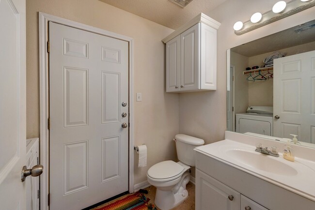 Building Photo - Beautiful 3 Bed, 3.5 Bath Minutes from Cam...