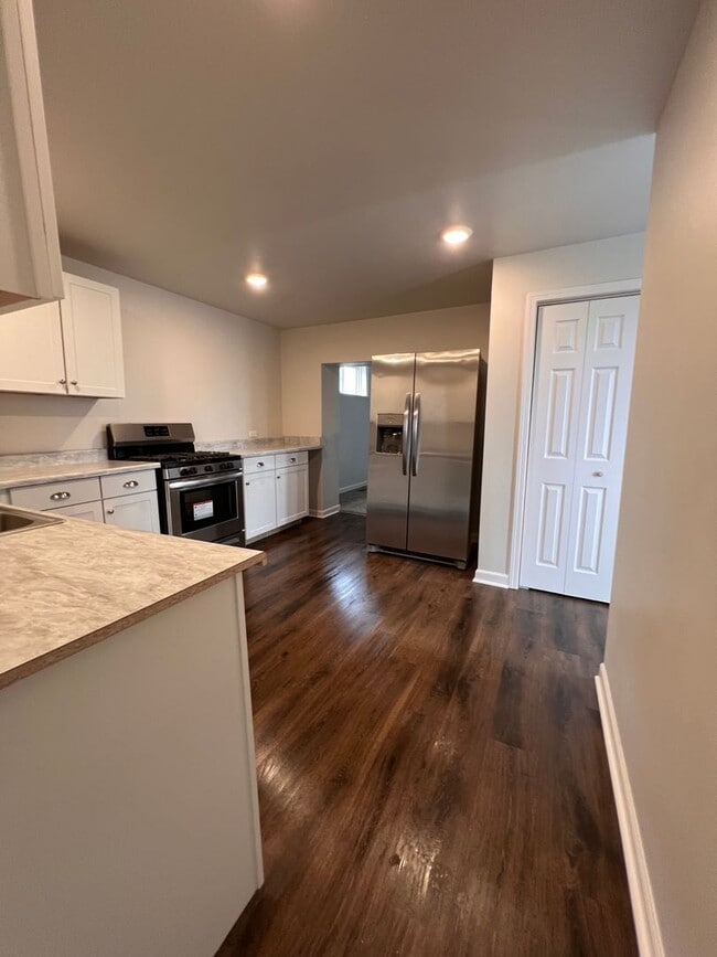 Building Photo - Charming 3 bedroom home for Rent