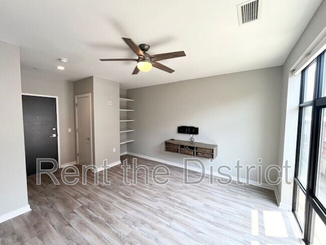 Foto del edificio - 911 2nd St NE