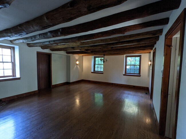 Building Photo - 694 Sugartown Rd