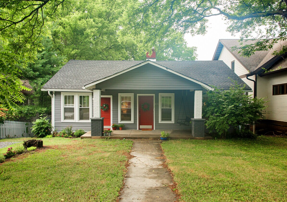 Primary Photo - 415 Park Cir