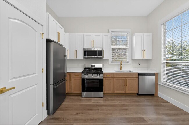 Building Photo - Nopal House