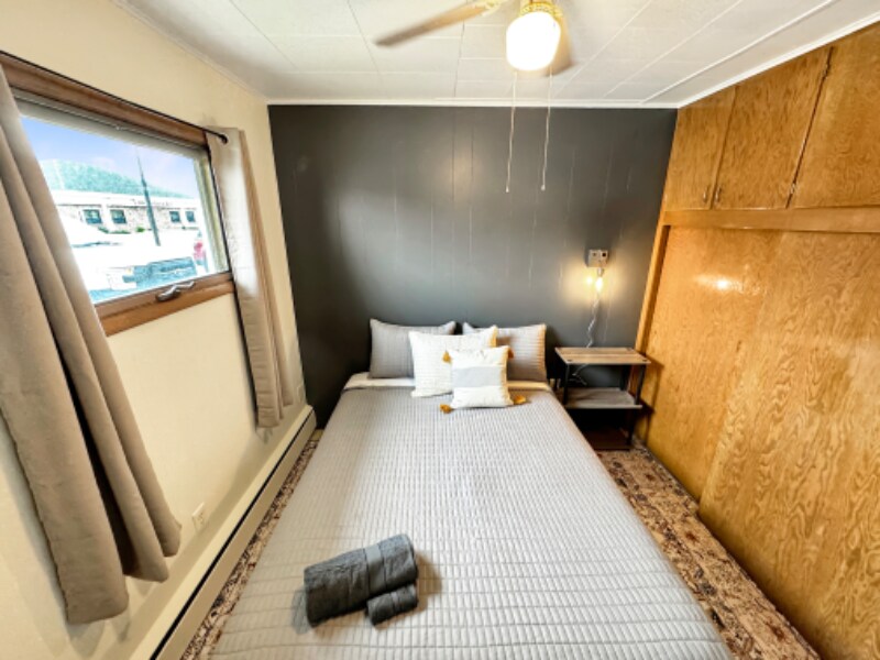 208 2nd St S Unit 14, Hallock, MN 56728 Room for Rent in Hallock, MN