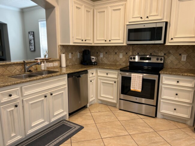 Foto del edificio - 12706 Pine Woods St