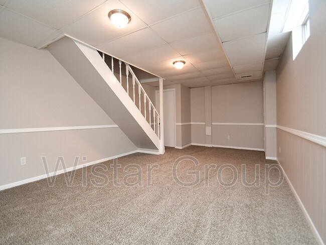 Building Photo - 2705 S 50th St