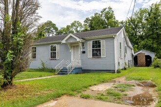 Building Photo - 3948 Carlton St