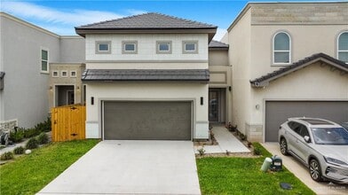 Building Photo - 16 May St