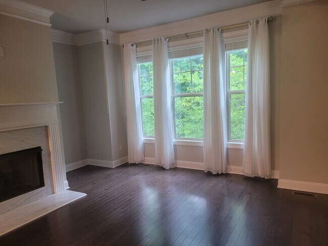 Foto del edificio - 4158 Butler Dr