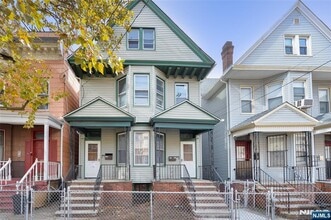 Building Photo - 124 Tuers Ave