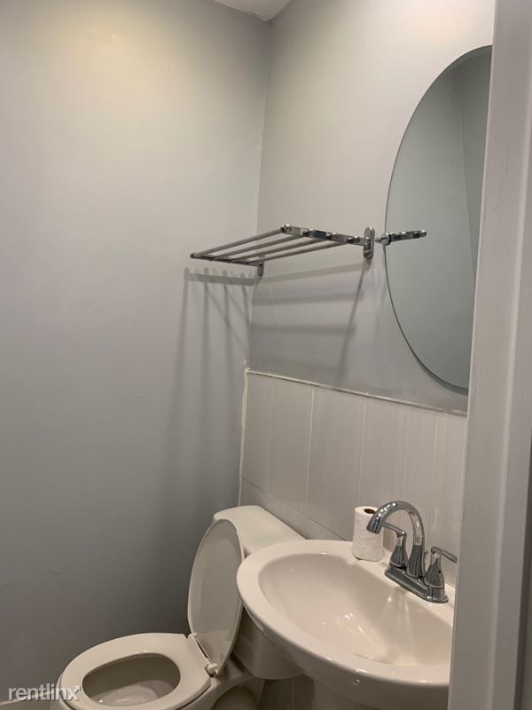 Building Photo - 4239 Sansom St