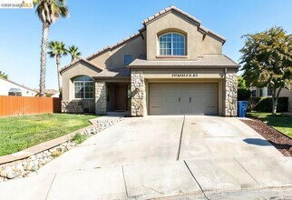 Building Photo - 2413 Santa Cruz Ct