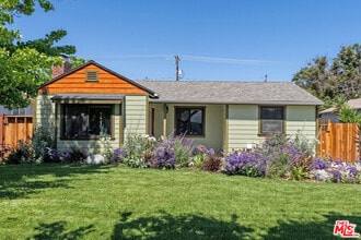 Building Photo - 420 N Frederic St