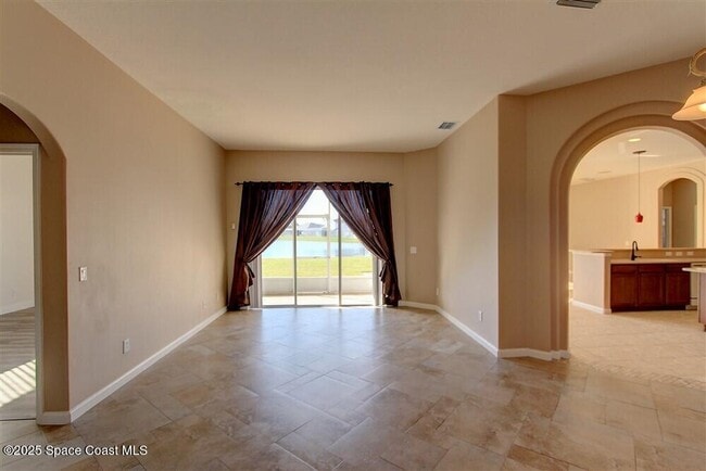 Foto del edificio - 3247 Peninsula Cir