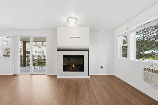 Building Photo - 760 NW 185th Ave
