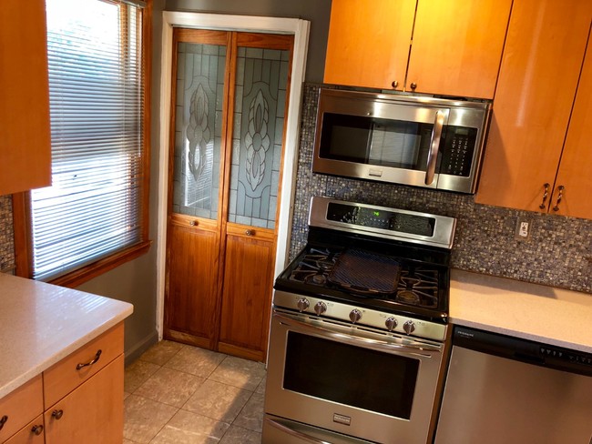 Building Photo - 61 Askins Pl