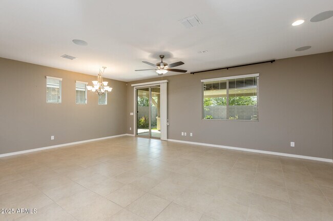 Building Photo - 20673 E Canary Way