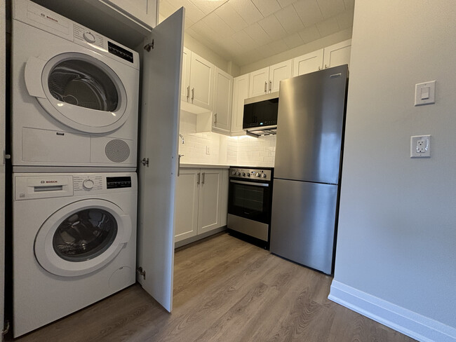 1 bedroom - Laundry - Aubrey Jones Apartments