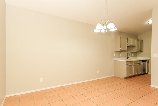 Building Photo - 11942 N 73rd Ave