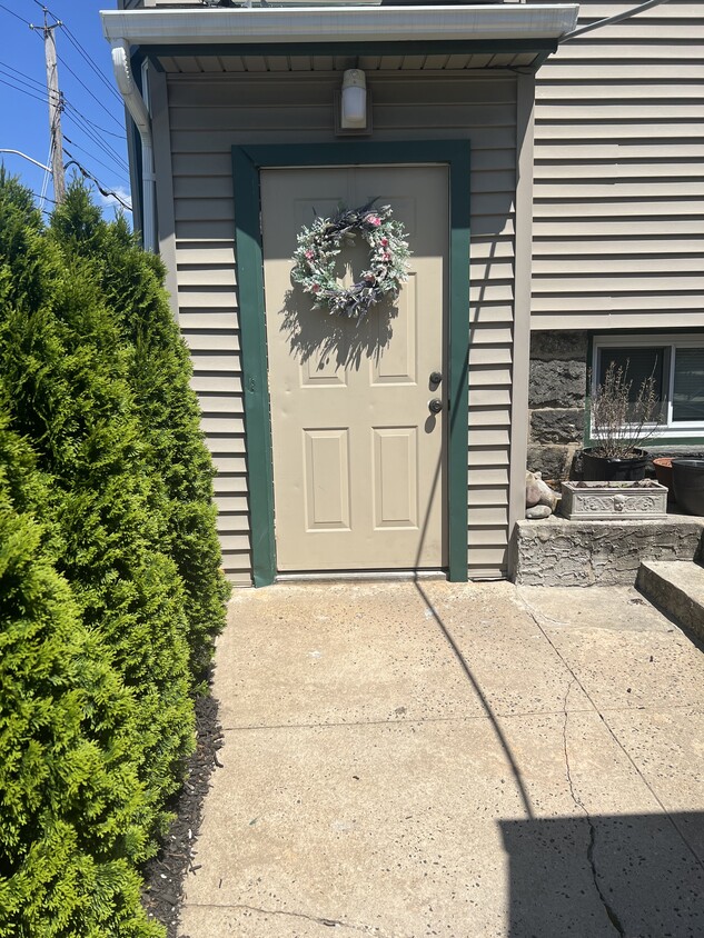 Foto principal - 34 Badeau Pl