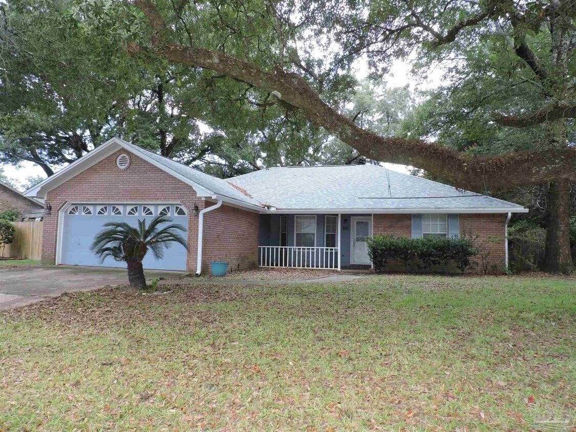 Foto principal - 7663 Charter Oaks Dr
