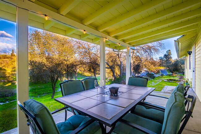 Foto del edificio - 28791 Yosemite Springs Pkwy