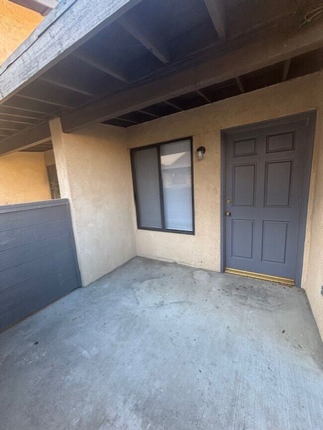 Foto del edificio - Newly Renovated 2 Bedroom / 1.5 Bathroom T...