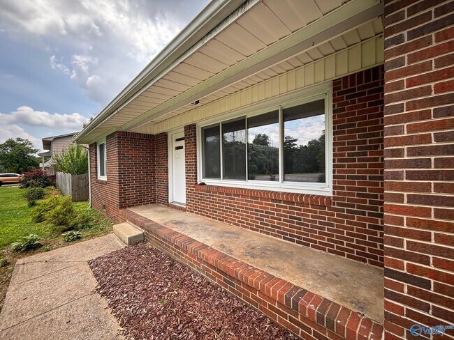 Foto del edificio - 3007 Winchester Rd NW