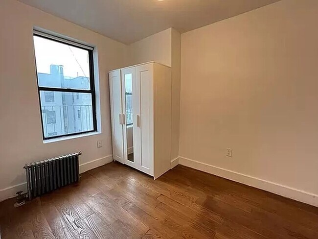 Building Photo - 165 West 127th Street