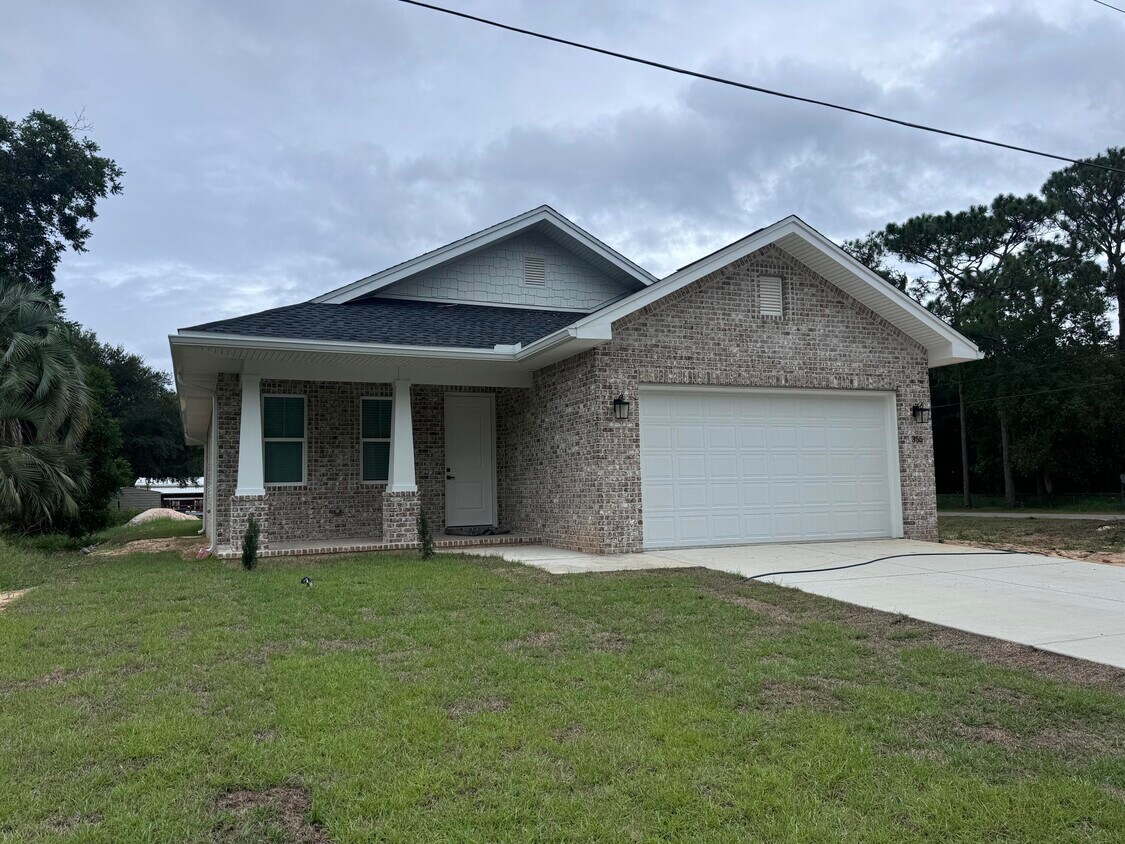 Foto principal - 355 County Line Rd