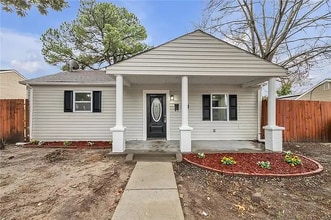 Building Photo - 901 Lasser Dr