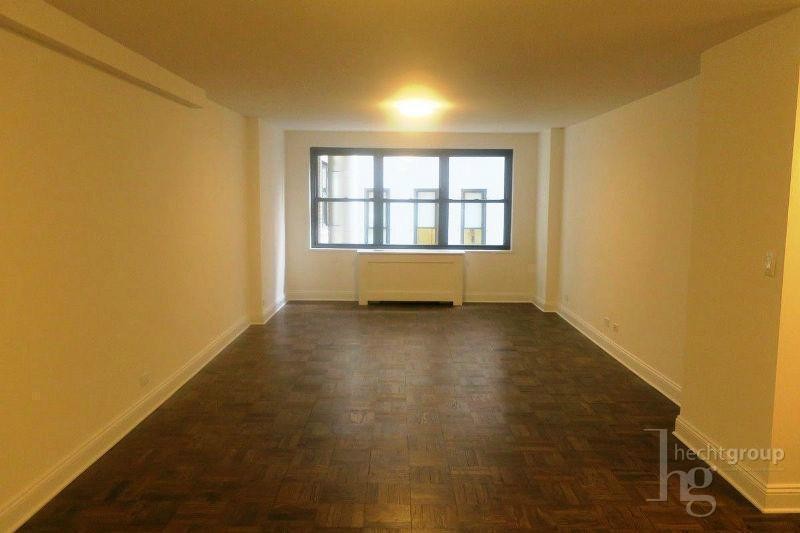 Foto principal - 145 E 15th St