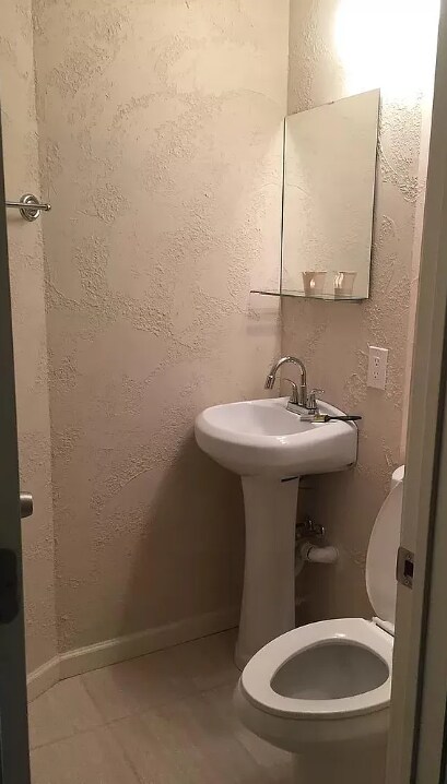 Foto del edificio - 206 Samuel Blvd