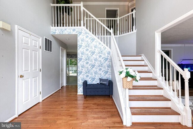 Building Photo - What a stunner! This 4bd 2.5bth gorgeous h...