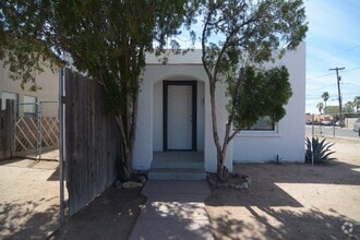 Building Photo - 302 E Alturas St