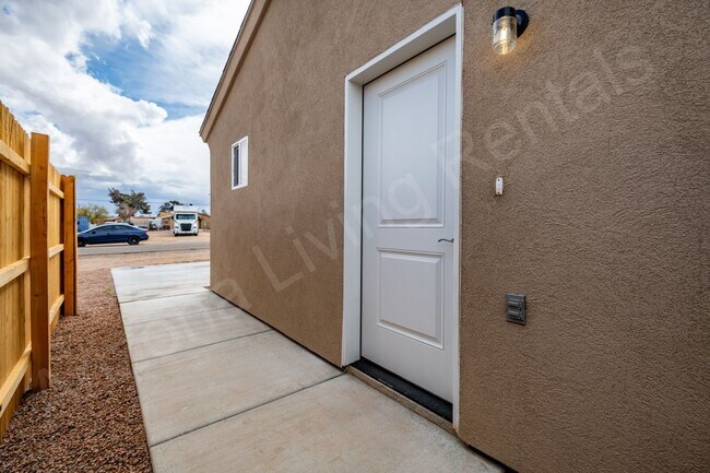 Foto del edificio - 2185 E Butler Ave