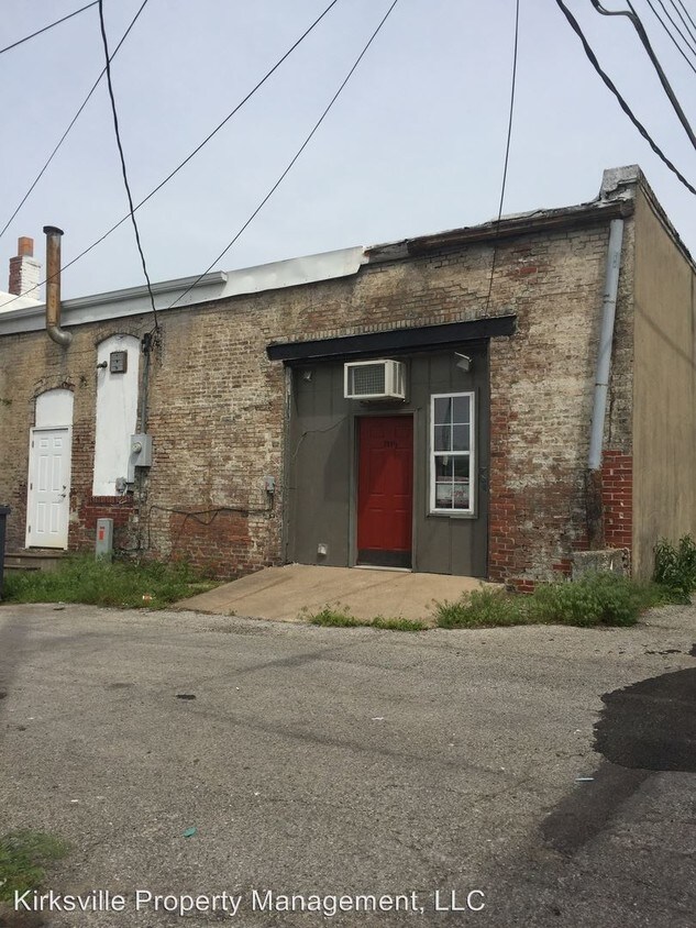 Primary Photo - 209 W Washington St