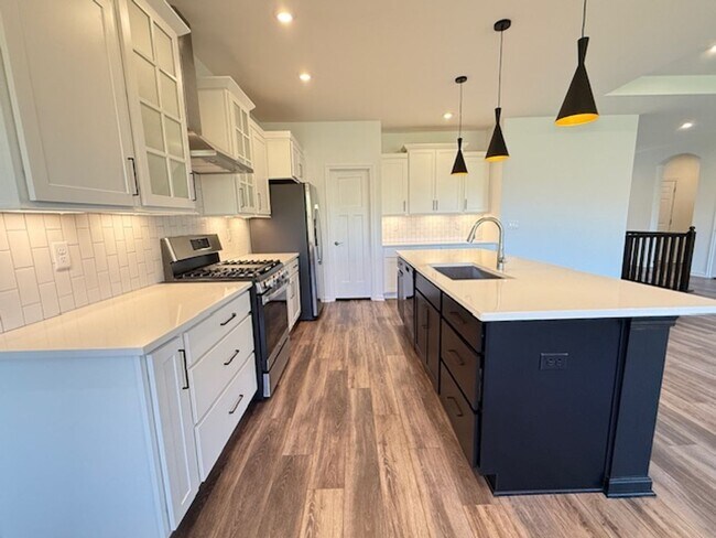 Foto del edificio - Available February 26, 2026