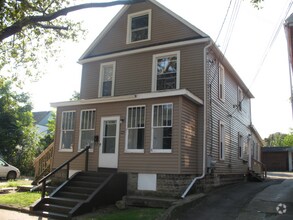 Building Photo - 545 E 22nd St