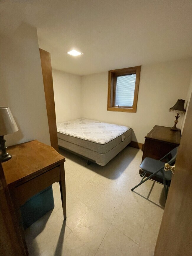 Foto del edificio - 203 E Davis Ave