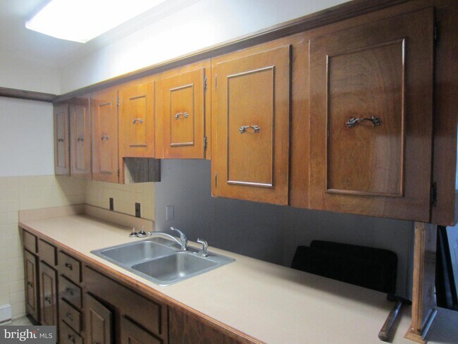 Building Photo - 319 Camden Ave