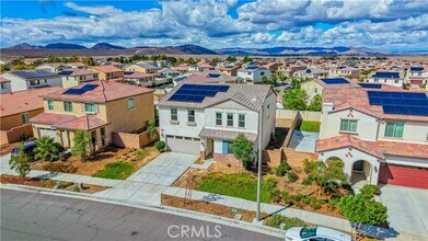 Building Photo - 574 Feeder St